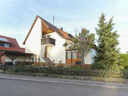 NEUER PREIS! Zweifamilienhaus mit 2 Wohneinheiten, großem Garten und Sauna in Unterjettingen
