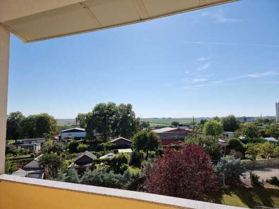 Super Ausblick - Balkon - Fahrstuhl - Erstbezug nach Sanierung!