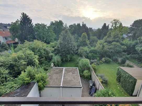 Wohnen auf Zeit! Helle möblierte 2-Zimmer-Wohnung mit Sonnenbalkon in Toplage von Bonn-Beuel-Süd!