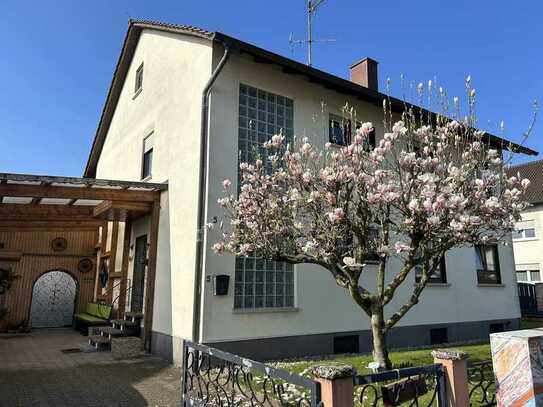 Schönes Zweifamilienhaus in Neupotz im Hardtwald