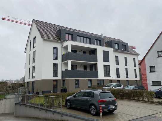 Sehr schöne, stilvolle 3-Zimmer-Wohnung mit Balkon, Loggia und EBK in Neuenstadt am Kocher