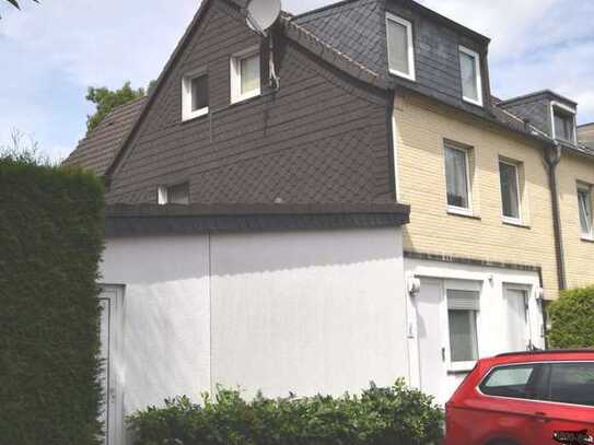 renditestarkes 3 Familien-Haus - EG mit Garten und 1.OG frei