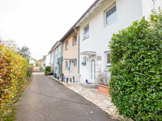 Mediterranes Flair in schöner Wohnlage! Reihenendhaus mit Garten und Swimmingpool in Denzlingen