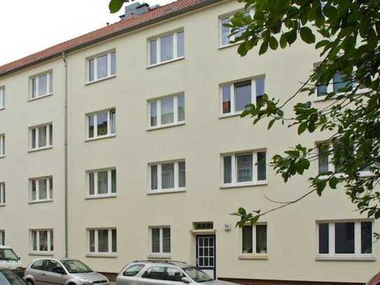 Vermietete 3 Zimmer Eigentumswohnung mit Balkon und Garage