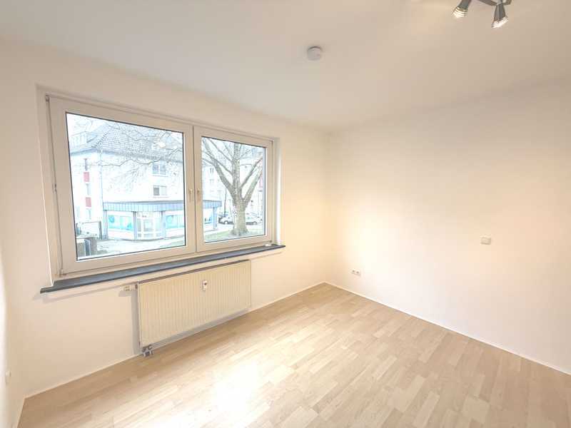 Helle, renovierte 2,5 Zimmer WHG mit Einbauküche, Holsterhausen/ Grenze Rüttenscheid