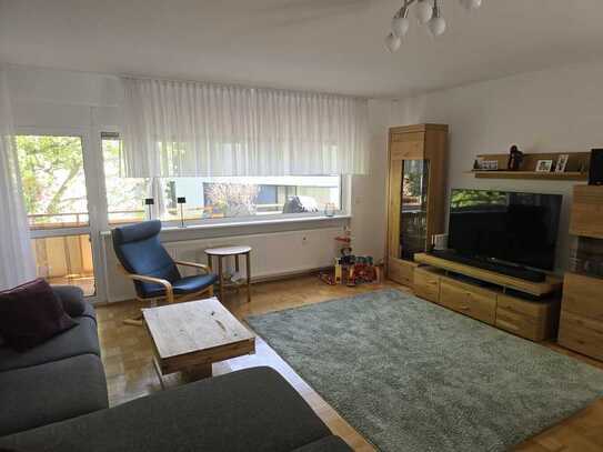 Modernisierte 4-Zimmer-Wohnung 103 m² mit Balkon und EBK im zentraler Lage zu vermieten