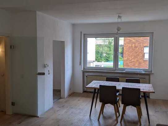 Schöne Wohnung mit Stellplatz und Balkon