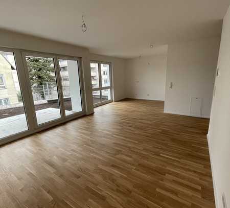 Attraktive 2-Zimmer-Wohnung mit EBK, Terrasse und eigenem Garten in Top-Lage