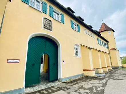 2,5-Zimmer Schlosswohnung mit Fernblick *provisionsfrei*