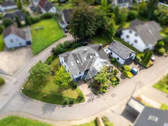 Geräumiges Familienhaus // 3 WE // in attraktiver Höhenlage am Rande von Wasserliesch