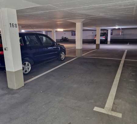 Tiefgaragenstellplatz zu verkaufen (KEIN DUPLEX)