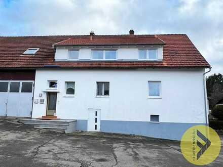 Renovierte 5 Raum Wohnung mit Bühne und Garage