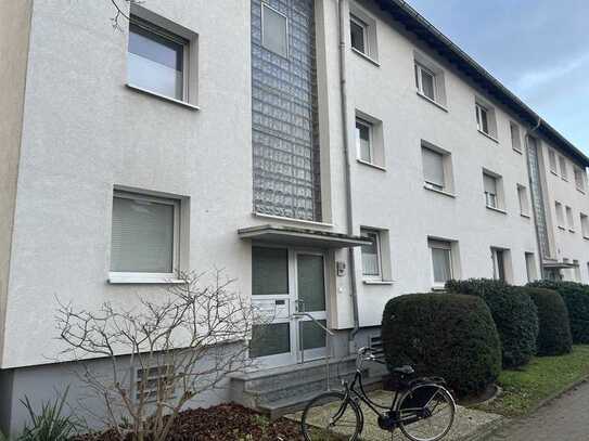 Geschmackvolle, vollst. renovierte möbilierte 2-Raum-EG-Whg mit geh. Innenausstattung, Balkon, Pool