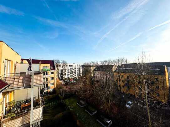 Große 3-Zimmer-Wohnung mit Terrasse, ausgezeichneter Energiewert und Solarthermie in Adlershof