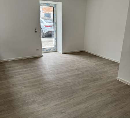 2-Zimmer-EG-Wohnung mit gehobener Innenausstattung mit EBK und Terrasse in Holzgerlingen