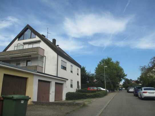 2-Zi.-DG-Wohnung in gehobener Lage. Balkon. Stellplatz. Vermietet