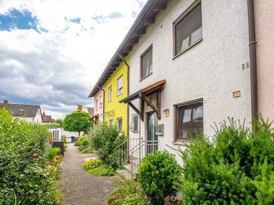 *Gepflegtes Reihenmittelhaus in Straubing-Ittling*