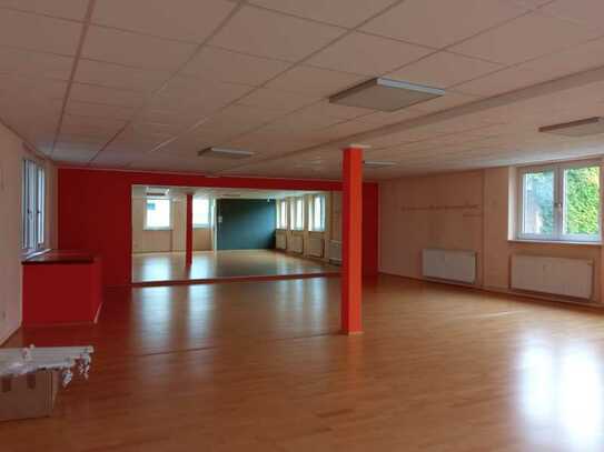 Tanzstudio, Büro oder Praxis gesucht? 
Auf 100 m² ist vieles möglich!