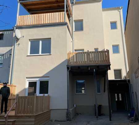 RESERVIERT Erstbezug nach Sanierung - 3 Raum Wohnung mit Terrasse