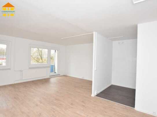 *Familienwohnung mit Balkon in Chemnitz Hutholz!*