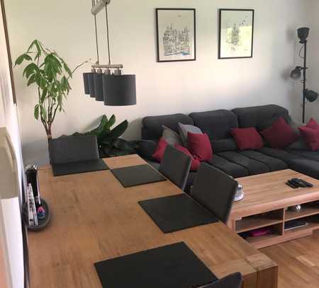 Modernisierte 4-Zimmer Wohnung mit Balkon