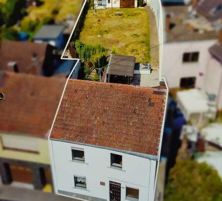 Günstiges 5-Zimmer-Reihenendhaus mit EBK in Saarlouis-Beaumarais