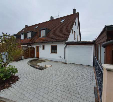 Schönes Haus mit fünf Zimmern in Dachau (Kreis), Schwabhausen