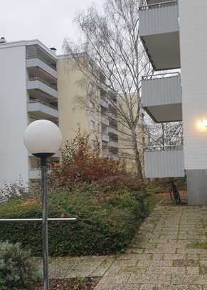 Geschmackvolle Maisonette-Wohnung mit fünf Zimmern sowie Balkon und Einbauküche in Bonn