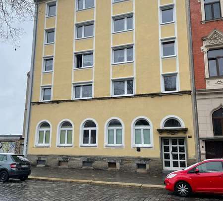 schöne kleine Wohnung mit großem Balkon