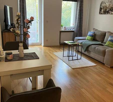 Komplett möblierte 2-Zimmer-Wohnung mit Balkon und EBK