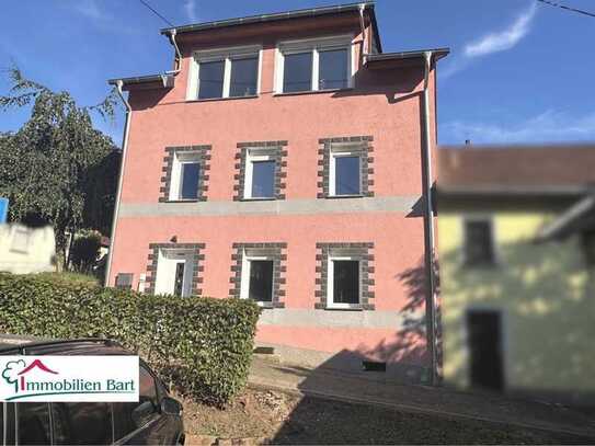 SAARHÖLZBACH: RENOVIERTES WOHNHAUS MIT 4 SCHLAFZIMMERN UND 3 BADEZIMMERN!