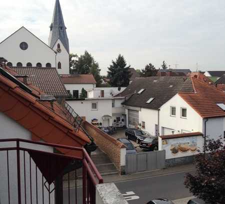 4 Zimmerwohnung mit Balkon und Abstellplatz