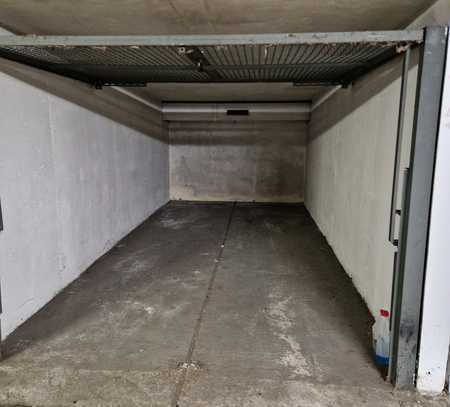 abgeschlossene Garage in Tiefgarage