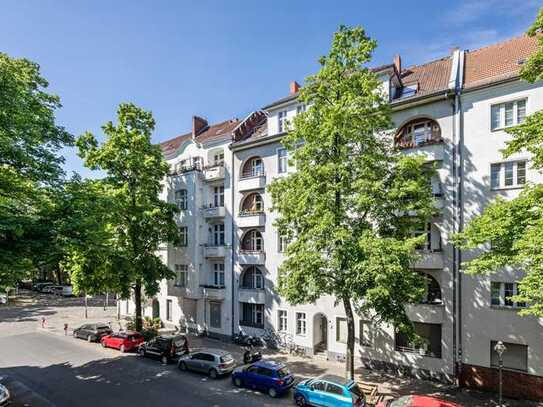 Lichtdurchflutetes DG-Nest mit Terrasse im Schillerkiez