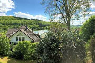 Gut geschnittene 3-Zimmer-Wohnung mit großer Terrasse & schönem Ausblick in Engelskirchen Grünscheid