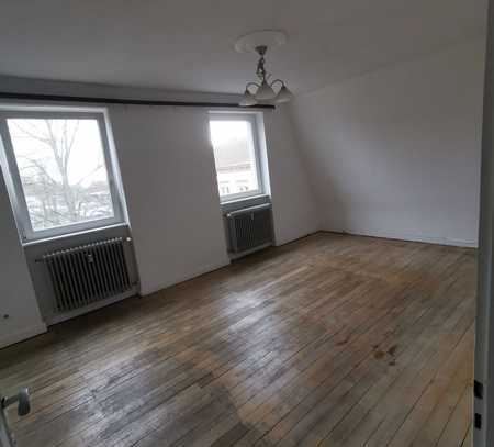 Altbauwohnung nahe Bahnhof 850 € - 100 m² - 3.0 Zi.