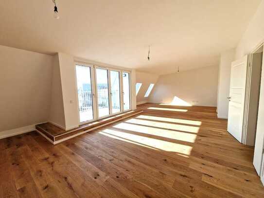 Loft-Feeling für die Familie - Raumwunder mit Dachloggia, 2 Bädern und offener Küche