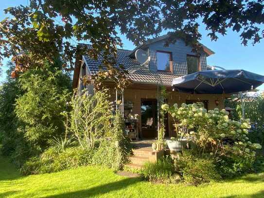 Das Haus der vielen Möglichkeiten mit acht Zimmern in Hitzhusen