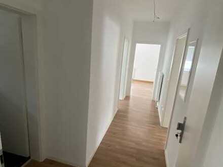 Vermietet wird eine 3 ZKB Wohnung in einem sanierten 6 Familienhaus