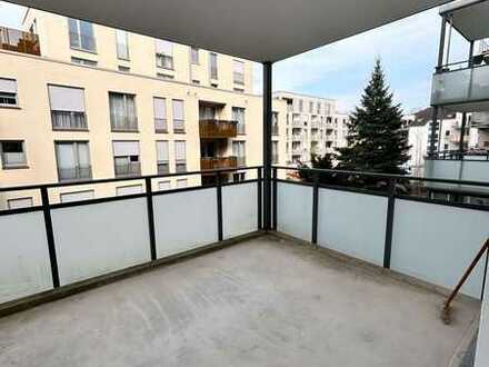 Erstbezug nach Sanierung mit Balkon: Stilvolle 2-Zimmer-Wohnung mit geh. Innenausstattung