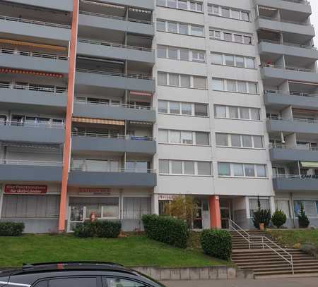 Schöne Aussicht: 2 ZKB mit Balkon und Keller