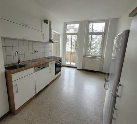3 Zimmer Wohnung mit EBK in Auerbach zu vermieten mit Balkon! *Rundgangvideo*