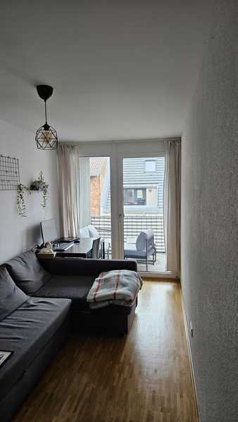 Helle und moderne 3-Zimmer-Wohnung mit Balkon