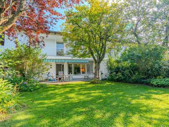 Sonniges Reihenmittelhaus mit großem Garten und Einzelgarage in Krailling