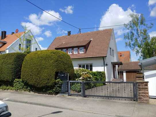 Preiswertes Einfamilienhaus in ruhiger Gartenlage Stuttgart Möhringen