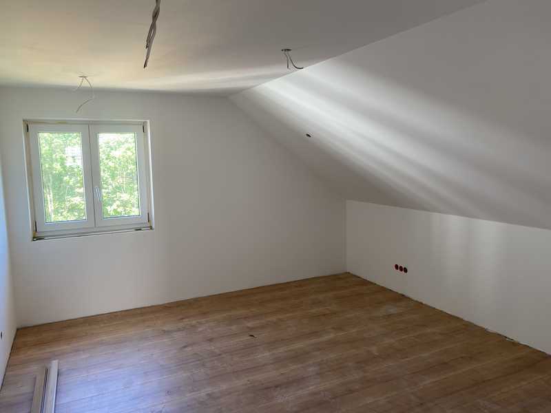                                                               Wundersch&ouml;ne Dachgeschoss Wohnung mit Balkon Haag / Amper                                                       in Haag (Bayreuth)