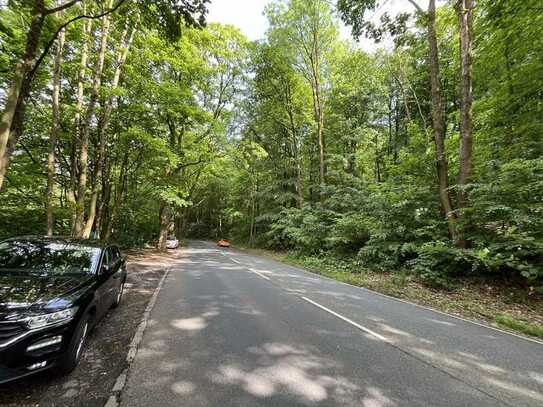 Großzügiges Waldgrundstück Ob.-Lichtenplatzer Str.