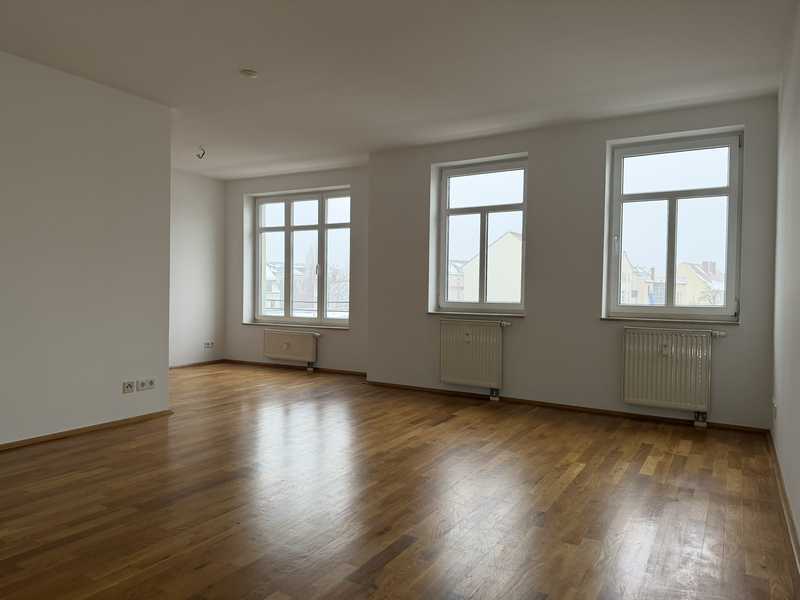2-Zimmer-Wohnung Echtholzparkett + Balkon – optional zusätzlicher Keller & Stellplatz in Gohlis-Süd
