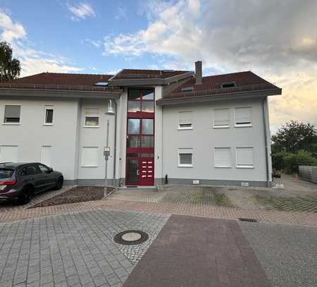 Erstbezug nach Sanierung: schöne 2-Zimmer-Wohnung mit EBK und Balkon in Ubstadt-Weiher