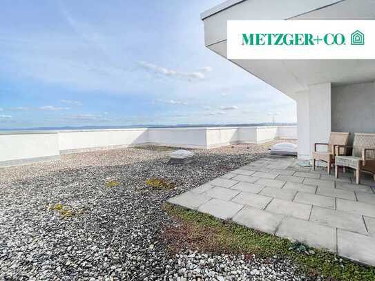 Lichtdurchflutete 3,5-Zimmer-Wohnung mit Dachterrasse und Pool